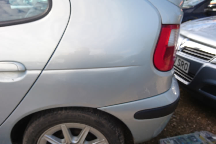 Renault Scenic after dent removal
